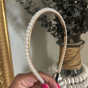 Pearls in Arch Elegant Pearl Headband